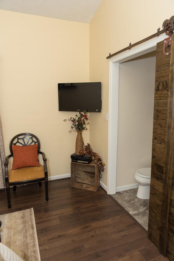 Creekside Inn Oneida Экстерьер фото